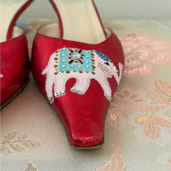 Moschino Cheap & Chic Red Satin Pointed Elephant Embellished Mules - Picture 4 of 11